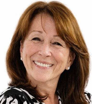 Adele Leonardo Photo